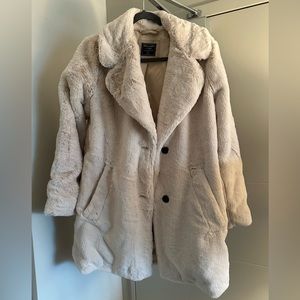 Medium Women’s Abercrombie & Fitch Long Faux Fur Coat
